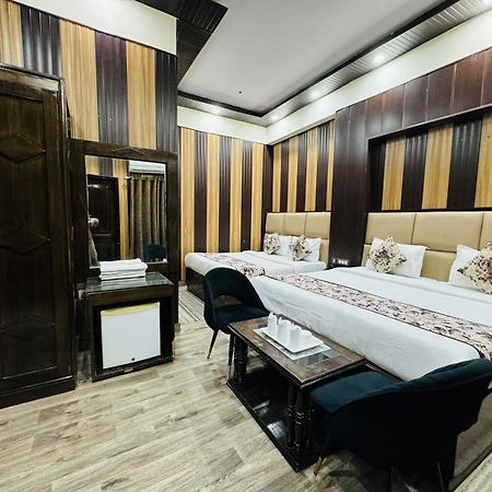 Hotel Radiance Дели Экстерьер фото