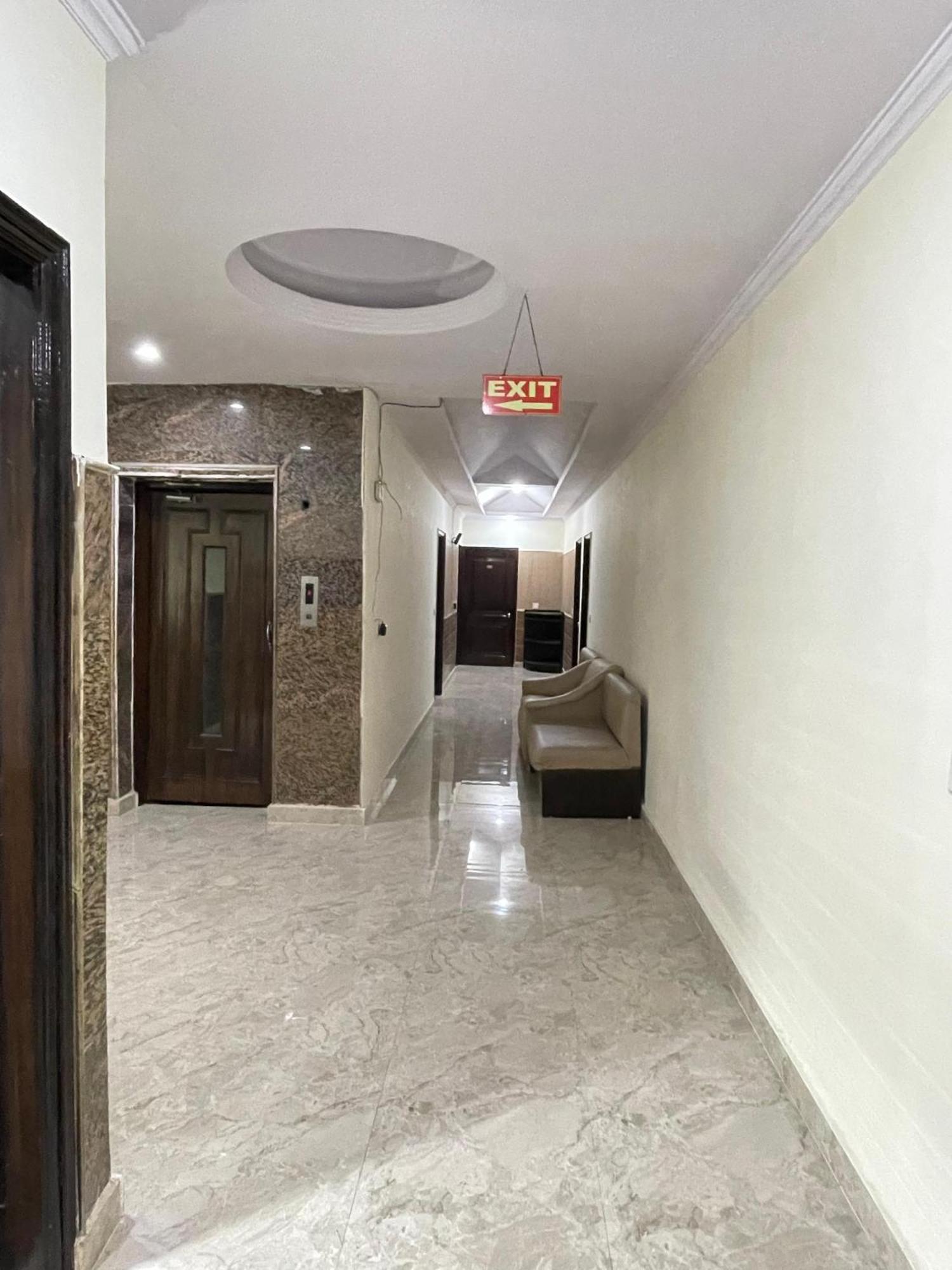 Hotel Radiance Дели Экстерьер фото